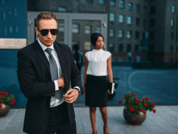 Dịch Vụ Bảo Vệ Yếu Nhân, Người Nổi Tiếng Chuyên Nghiệp